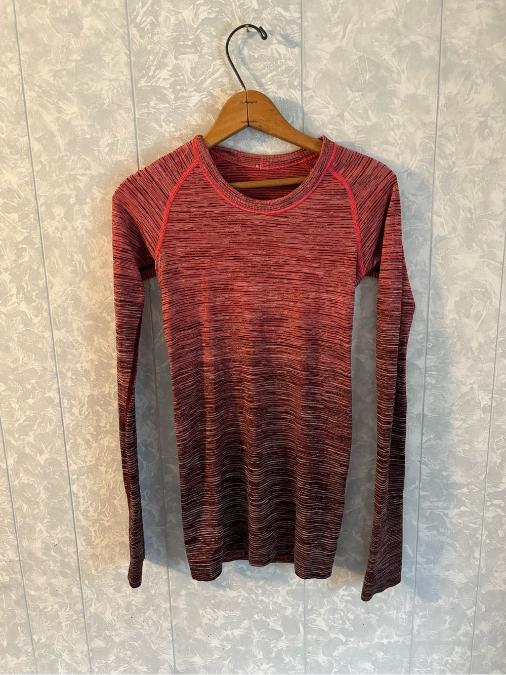 Lululemon Swiftly Tech Red Ombré size 2